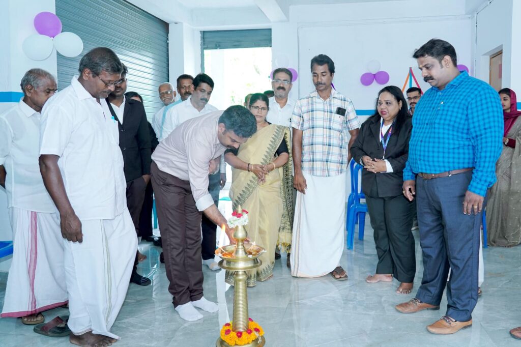 Kshemakrishi team and guests celebrating the grand inauguration of the new Palakkad branch